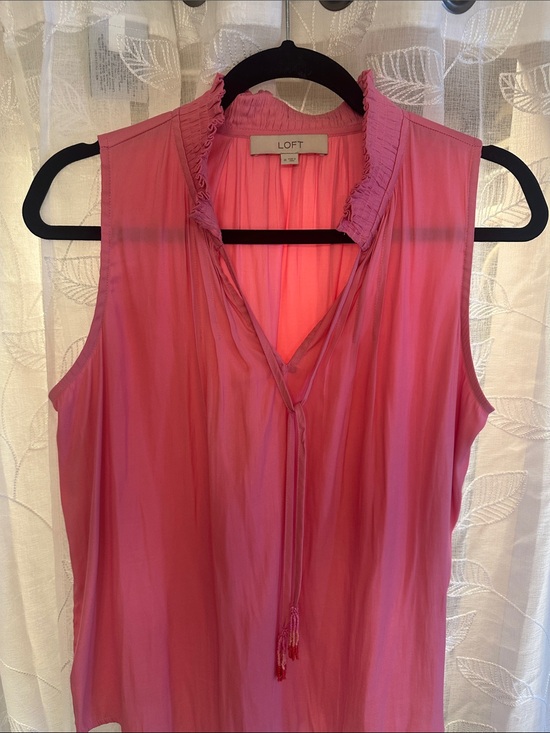 LOFT Tops - LOFT Pink Sleeveless Ruffle V-Neck Tie Camisole